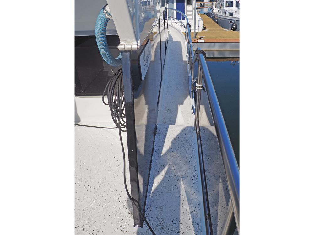  Deck equipment